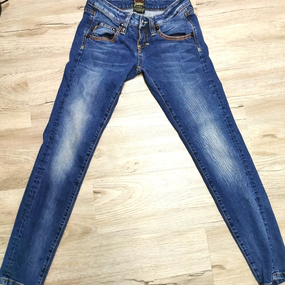 Like new, RAER skinny jeans, stretchy, rare 26